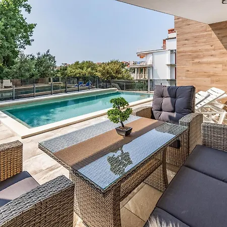 Appartement Amazing In Pula