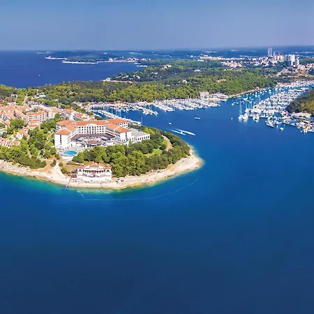 Appartement Amazing In Pula