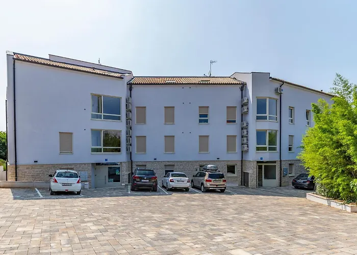 Appartement Amazing In Pula