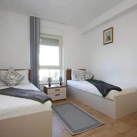 Stunning Apartment In Pula بولا